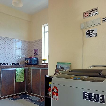 Topville Homestay Kangar Buitenkant foto