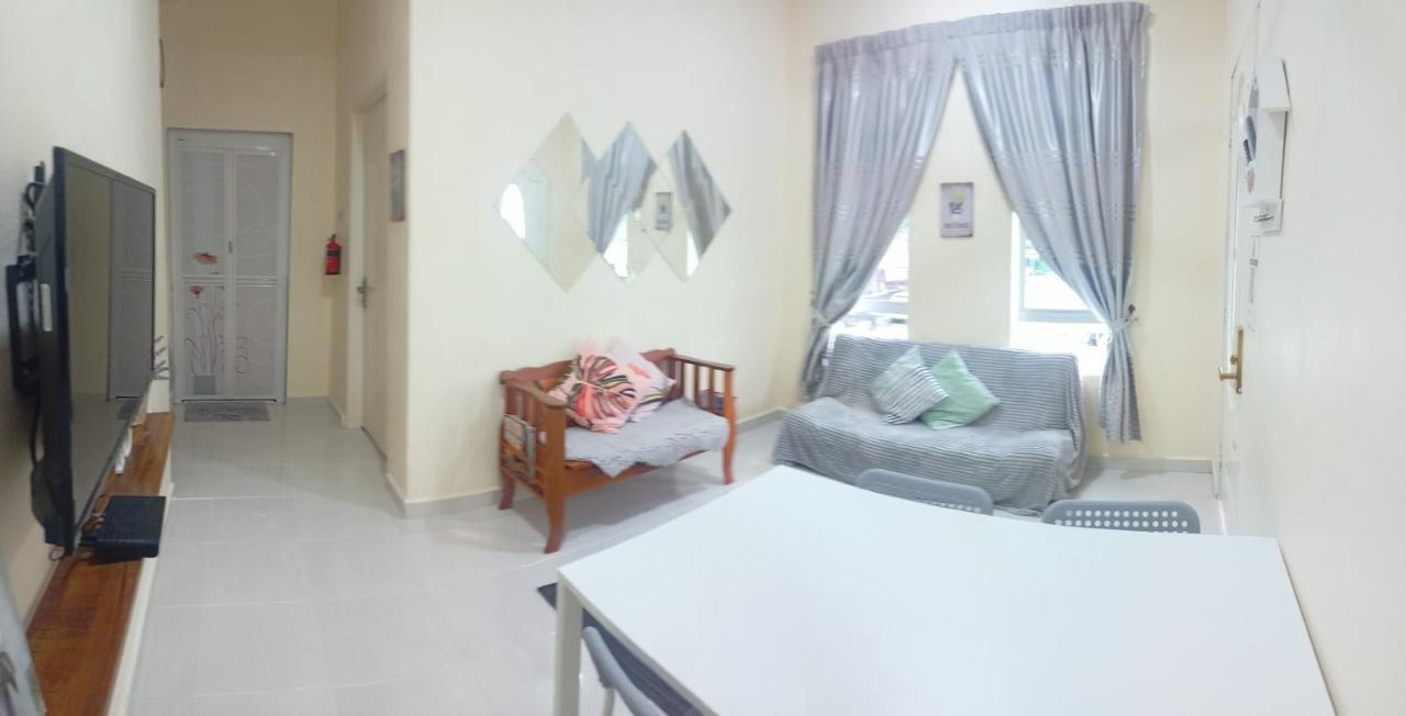 Topville Homestay Kangar Buitenkant foto