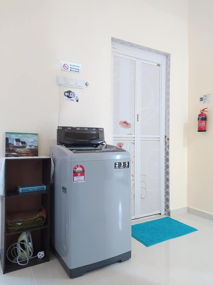 Topville Homestay Kangar Buitenkant foto