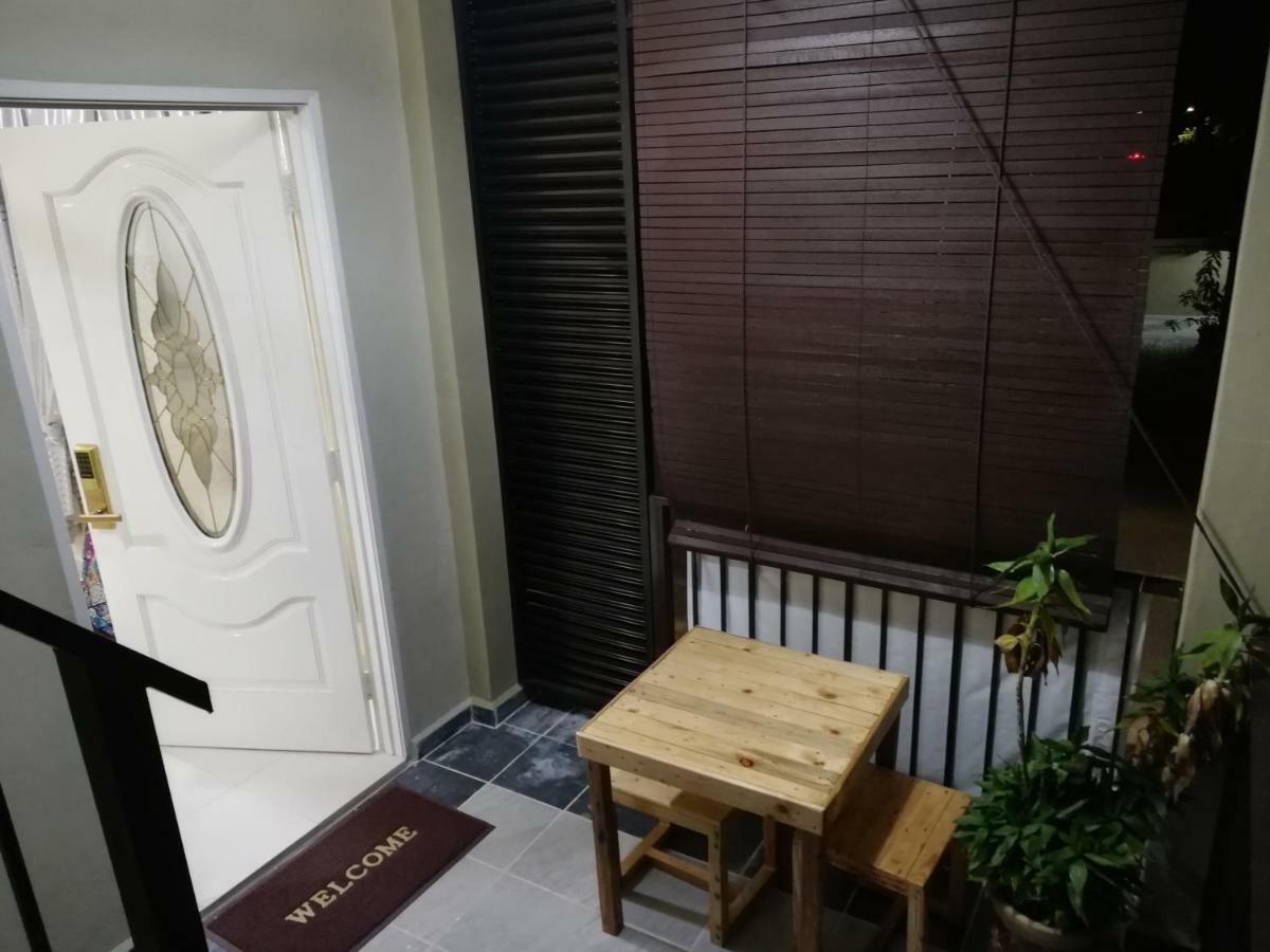 Topville Homestay Kangar Buitenkant foto